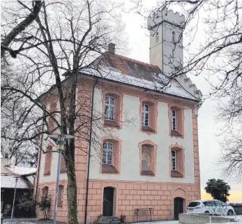  ?? ARCHIVFOTO: SIEGFRIED HEISS ?? Endlich hat die Veitsburg doch noch einen neuen Pächter bekommen: Christian Ott und seine Frau Petra, die bereits das Haus am See beim Flappach bespielen, bekamen den Zuschlag.