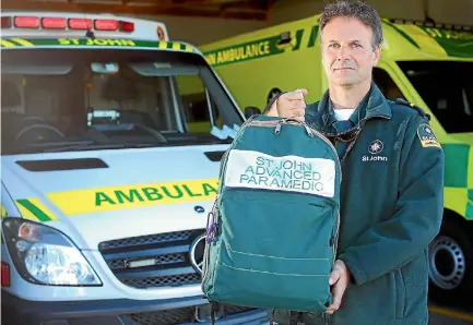  ?? PHOTO: FAIRFAX NZ ?? St John Marlboroug­h intensive care paramedic Leon Earle with an advanced paramedic kit, one of which was stolen from an ambulance on Saturday.