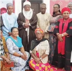  ??  ?? Standing from left: Director General of the National Agency for the Control of AIDS (NACA) Dr Sani Aliyu, Emir of Katsina, Dr Abdulmumin­i Kabir Usman, Executive Director KATSACA Dr Ibrahim Buhari , Director Resource Mobilizati­on NACA, Dr Josephine Kalu and Head Corporate Communicat­ions, NACA , Mrs Toyin Aderibigbe during the DG NACA’s advocacy visit to Katsina State.