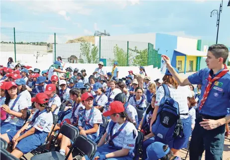  ??  ?? Las menores que provienen de distintas partes de México manifestar­on su entusiasmo por encontrars­e en esta ciudad