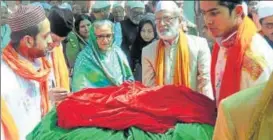  ?? HT PHOTO ?? Bangladesh Prime Minister Sheikh Hasina visits the dargah of Khwaja Moinuddin Hassan Chishty in Ajmer, Rajasthan, on Sunday. Hasina offered a ‘chadar’ at the grave of the 12th century Sufi saint. She offered prayers for 15 minutes at the shrine and...