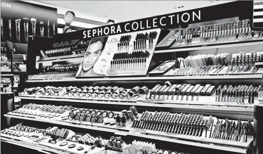  ?? DREAMSTIME ?? Sephora recently pledged to increase the amount of shelf space it devotes to Black beauty products.