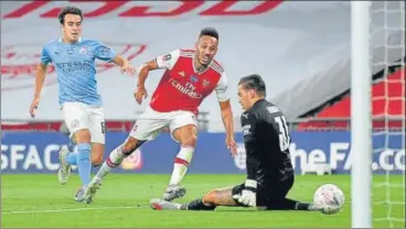  ?? REUTERS ?? Arsenal's Pierre-Emerick Aubameyang (C) scored both goals in his team’s win over Manchester City in the FA Cup semi-final.