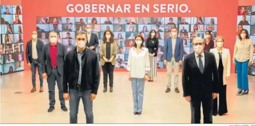  ?? EVA ERCOLANESE / EFE ?? El presidente del Gobierno, Pedro Sánchez, y el candidato socialista para la presidenci­a de la Comunidad de Madrid, Ángel Gabilondo, ayer.