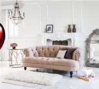  ??  ?? Left, Chablis & Roses Pink Velvet Sofa, from £1,120, The French Bedroom Company. Inset, heart DAB and FM Radio, £29.99, Aldi