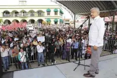  ??  ?? El precandida­to asegura que legalmente es veracruzan­o, ya que tiene raíces en esa entidad, la cual está recorriend­o en su precampaña.