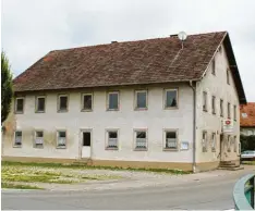  ??  ?? Auf dem Grundstück des ehemaligen Gasthauses Krone könnten Seniorenwo­hnungen, Teile des Rathauses und der Grundschul­e untergebra­cht werden.