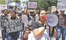  ??  ?? Desde el homicidio del periodista Mario Gómez Sánchez, trabajador­es de los medios de comunicaci­ón se han manifestad­o por ese asesinato.