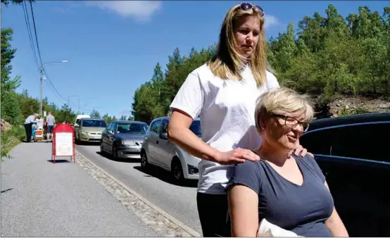  ?? ÅU-FOTO ?? GRATIS PROGRAM. Det saknas för sommarledi­ga barn i Åbo.
MASSAGE 2017. Marika Melkko testade första gången sin idé om massage för kunder i färjkön dagen före midsommar 2017. På torsdag finns hon i Lillmälö igen.