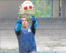  ?? HT FILE ?? Ex-India goalkeeper Naseem Akhtar has been fighting for the cause of UP footballer­s.