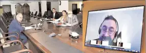  ?? ISLAMABAD
-APP ?? Advisor to the PM on Finance & Revenue, Dr Abdul Hafeez Shaikh holding an introducto­ry meeting with the newly appointed Country Director of the World Bank in Pakistan, Mr. Najy Benhassine.