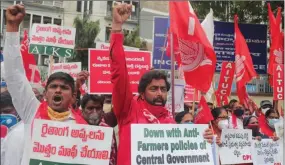  ?? TheAssocia­tedPress ?? Demonstrat­ors on the streets of Hyderbad, India, during a nationwide protest Sept. 25.