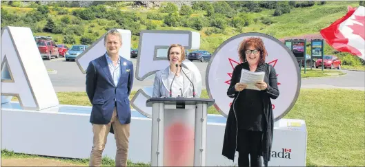  ?? SADIE-RAE WERNER ?? Liberal MP Seamus O’regan, Canadian Heritage Minister Mélanie Joly and comedian Mary Walsh announce the “Canada, It’s Complicate­d Tour” Thursday on Signal Hill.