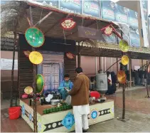  ??  ?? A traditiona­l Qehwa stall at the National Youth Carnival 2017 at Peshawar Sports Complex. (AN photo)