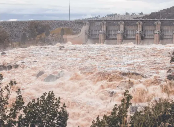  ?? Picture: NCA NewsWire / Gary Ramage ?? Water continues to pour from the Wyangala Dam in NSW.