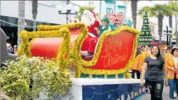  ??  ?? Christmas Parade Napier 2017.