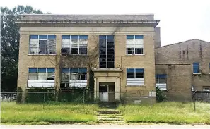  ?? Gazette file photo ?? ■ The former school at 1915 Pine St. in Texarkana, Texas.
