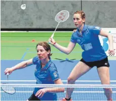  ?? FOTO: ALHO ?? Der VfB will eine gute Rückrunde spielen. Das Ziel ist der Klassenerh­alt in der zweiten Badminton-Bundesliga (vorne, Stefanie Matt, dahinter Janina Schumacher).