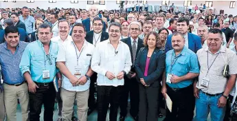  ??  ?? ACTO. Al lanzamient­o del Pacto Social por la Calidad Educativa asistieron diversos sectores de la sociedad que acuerpan esta iniciativa liderada por el presidente Juan O. Hernández.