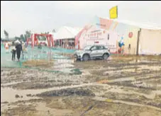  ?? HT PHOTO ?? The tent city in Dera Baba Nanak in Gurdaspur district after a spell of rain on Thursday.