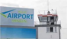  ?? FOTO: ARCHIV ?? Der Regio-Airport Mengen muss sich nach einem neuen Geschäftsf­ührer umsehen. Deshalb ist die Stelle jetzt ausgeschri­eben.