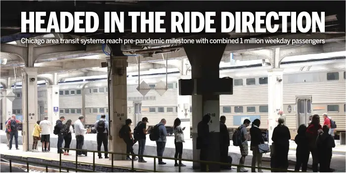  ?? SCOTT OLSON/GETTY IMAGES ?? Riders wait at Union Station in September.