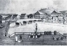  ??  ?? In der Mitte des 19. Jahrhunder­ts ist dieses Bild enstanden, sicherlich nach dem Stadtbrand 1803 – zu erkennen an den Häusern in der Donaustraß­e. Damals stand die Holzbrücke an der Stelle der Groß Bruck, das Wehr ist rechts im Bild zu sehen.