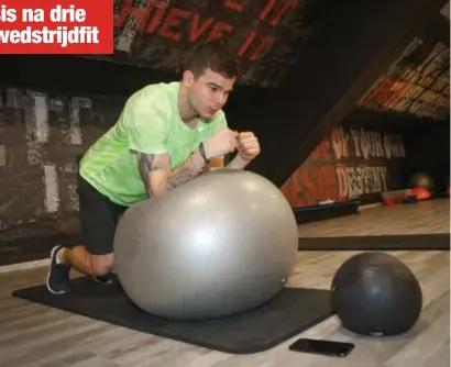  ?? FOTO KAREL HEMERIJCKX ?? Charisis aan de slag in de fitnesszaa­l.