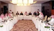 ??  ?? اجتماع استعراض مراجعة تنفيذ السعودية التفاقية األمم المتحدة لمكافحة الفساد في الرياض أمس. (عكاظ)