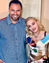  ??  ?? 1
1. Wootton with Madonna.