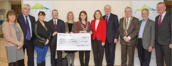  ??  ?? Myra Porter, Cllrs Tom Fortune and Nicola Lawless, Bryan Doyle, Chief Executive of Wicklow County Council, Cllrs Grainne McLoughlin and Jennifer Whitmore, Evanne Cahill and Sean Dorgan from Wicklow Hospice, county cathaoirle­ach Pat Fitzgerald, and...