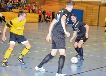  ?? Foto: Christian Kruppe ?? Am Wochenende rollt der Ball wieder in Halle. Am Samstag findet in Schwabmünc­hen ein Einladungs­turnier statt, am Sonntag wird in Bobingen der erste Teilnehmer für das Finale der Landkreism­eisterscha­ft ermittelt.