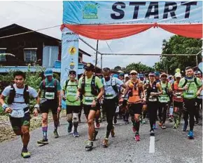  ?? PIC BY K. KANDIAH ?? Competitor­s start off for the 100km Tailwind Penang Eco-100 Super Trail of Asia Trail Masters endurance race in Bukit Mertajam recently.