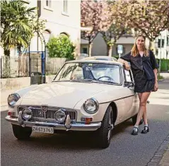  ?? 20min/m. Scherrer ?? Julia mit ihrem Oldtimer MGB GT, Baujahr 1967.