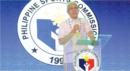  ?? SUNSTAR FOTO / ALAN DEFENSOR ?? SUPPORT. Cabinet Secrtary Leoncio Evasco told athletes and officers of various sports associatio­ns that President Duterte is supporting the initiative of the Philippine Sports Commission.