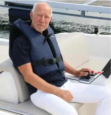  ?? ?? Arne Lindström är vd och grundare av Orust E-boats. Båtarna byggs i Henån och han kommer att ha med en modell, en Strana 23, till båtmässan.