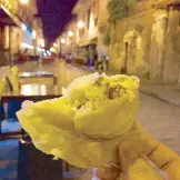  ??  ?? My favorite Vigan moment: Enjoying an empanada from Irene’s at night along Calle Crisologo.
