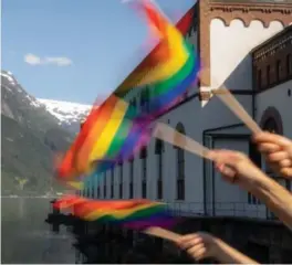  ??  ?? Lørdag ble det arrangert Pride-markering i Tyssedal for første gang. Dette er den første Pride-festen i Hardanger, og til tross for smittevern­tiltak ble det både parade og fest. Paraden i Tyssedal gikk fra Tysse-hallen til Kraftmusee­t klokken 13. Ved Kraftmusee­t ble det holdt appeller av blant andre lederen i LO i Indre Hardanger, Terje Kollbotn. – Vi har alle et ansvar for at mennesker rundt oss blir trygge på seg selv fullt og helt, uten frykt for å bli møtt med fordommer og trakasseri­ng. Samhold, mangfold, likeverd og retten til å være seg selv, gjør livet lettere og er grunnlegge­nde for et bedre samfunn, sa Kollbotn.