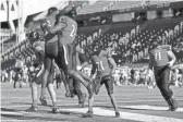  ?? KAREEM ELGAZZAR/THE ENQUIRER ?? Cincinnati celebrates after scoring during its win vs. Memphis on Saturday.