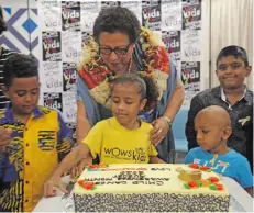  ?? Photo: ?? Mary Bainimaram­a with children under the WOWS Kids programme during the launch of the Child Cancer Month at Tanoa Plaza Hotel in
Suva on July 24, 2020.