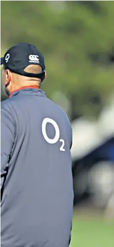  ??  ?? Raring to go: Brad Shields receives instructio­ns from Eddie Jones as England prepare for the first Test in Johannesbu­rg