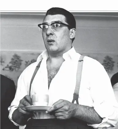  ??  ?? Tea for two: Reggie (left) and Ronnie Kray in the early 1960s