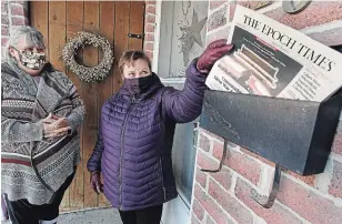  ?? CLIFFORD SKARSTEDT EXAMINER ?? Barb Lidster, left, and Laura Bierema meet at Kawartha Village on Saturday. They’re annoyed that The Epoch Times, a far-right publicatio­n, was delivered free to their homes.