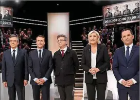  ??  ?? Fillon, Macron, Mélenchon, Le Pen et Hamon lors du débat présidenti­el.