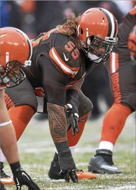  ?? ASSOCIATED PRESS FILE ?? Cleveland Browns nose tackle Danny Shelton lines up against the Cincinnati Bengals in December in Cleveland.