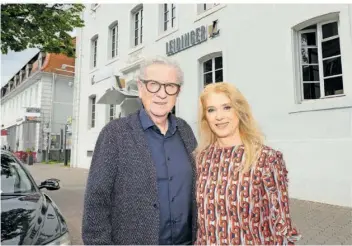  ?? FOTO: IRIS MAURER ?? Gerd und Katja Leidinger führen das Hotel Leidinger in der Mainzer Straße, das seit 33 Jahren in Saarbrücke­n ansässig ist. Das Hotel hat zur Aufwertung des ganzen Viertels beigetrage­n.