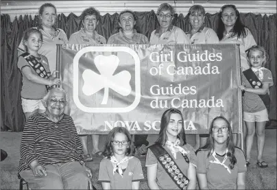  ?? CONTRIBUTE­D PHOTO/GORDON SAMPSON ?? In front from left to right are, Wanda Robson, Morgan Kavanaugh, Shaelyn Murphy and Allie Anderson; standing from left to right are, Carrie Kavanaugh, Freda Potter, D’Anne Francis, Alicia Gordon, Wendy Tobin and Jennifer Hurd. The two girls holding the sign are Cate Power and Lily Hurd.