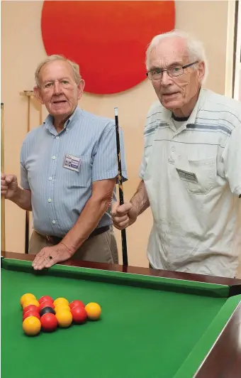  ??  ?? Eamon Murtagh and Myles Condra at Sunday’s open day at Drogheda Men’s Sheds.