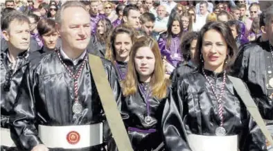  ??  ?? Fabra y Jato, en 2015, en la Rompida de la Hora de l’Alcora, lugar en el que se les vio juntos por primera vez.