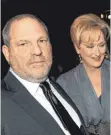  ?? FOTO: AFP ?? Schauspiel­erin Meryl Streep (re.) ist eine der Begründeri­nnen von „Time’s Up“. Die Initiative ist eine Folge des Skandals um Harvey Weinstein (li.).